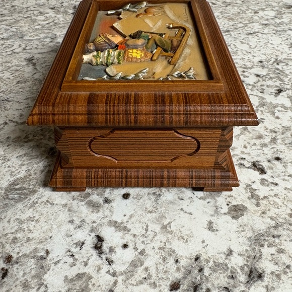 1986 Goebel Hummel First Edition Ride into Christmas Music Box - New in Box - Picture 7 of 11